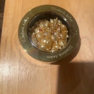 Elizabeth Arden Luxurious Gold Capsules